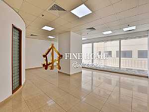 Ad Photo: مكتب 6غرف بمساحات فسيحة للايجار بموقع مميز في شارع حمدان - in Abu Dhabi United Arab Emirates