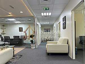 صورة الاعلان: مكاتب مفروشة بالكامل مع كافة الخدمات بموقع مميز في الخالدية - في أبو ظبي الإمارات